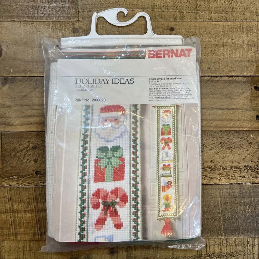 Vintage Christmas Bernat Holiday Ideas Bell Pull Medley Crosstitch W00020 New!